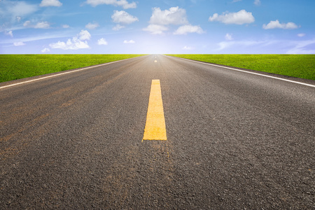 新建公路桥梁 连接地域发展，重塑交通格局